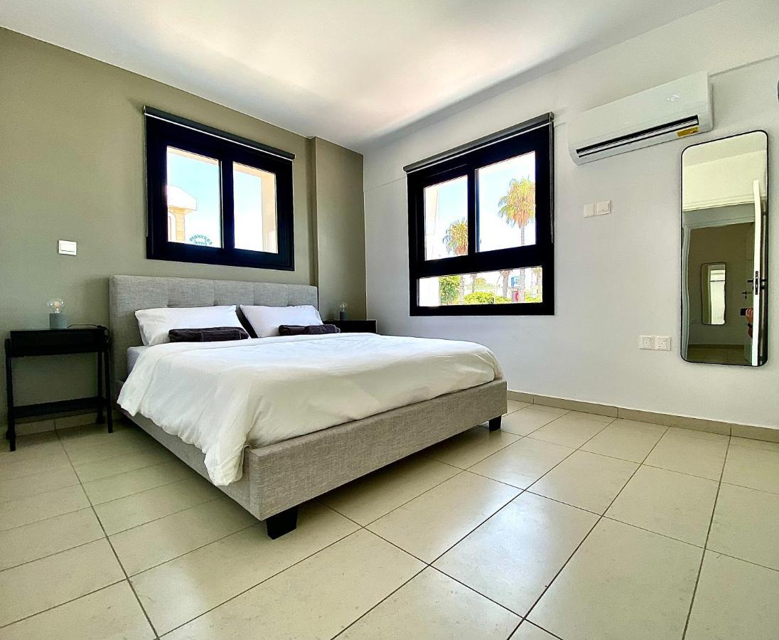 Sea La Vie #2 - Luxury Seaview Apartment Paphos Exterior foto
